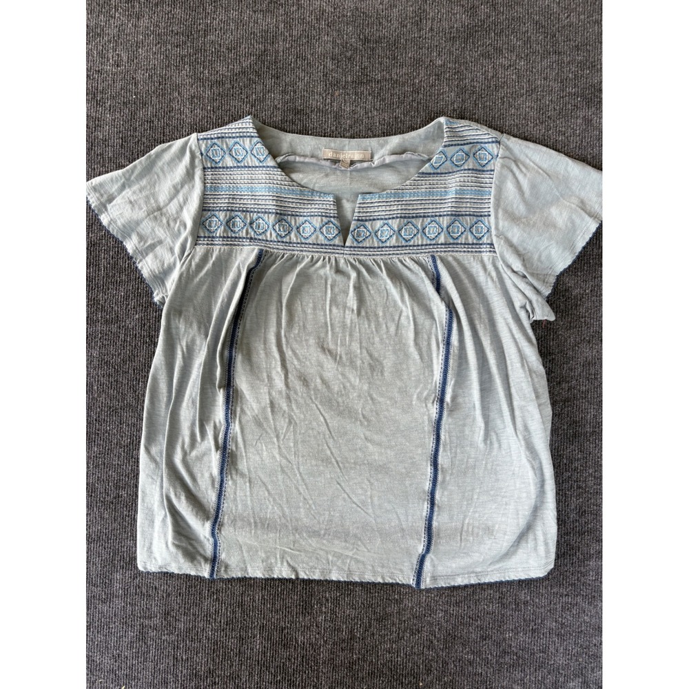 Daniel Rainn Women 1X Light Blue Grey Embroidered Boho Split Neck Top 2201